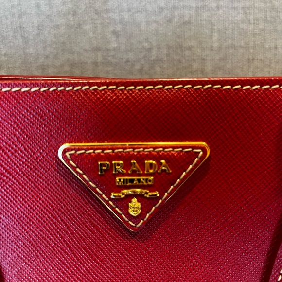 Authentic Prada Saffiano Bicolor Tote Bag - Picture 3 of 13